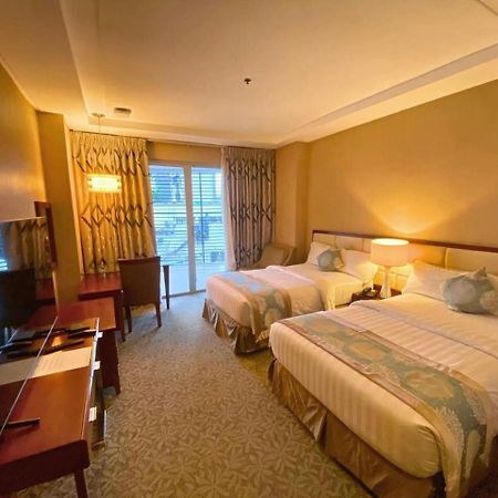 The Avenue Plaza Hotel Naga Kültér fotó