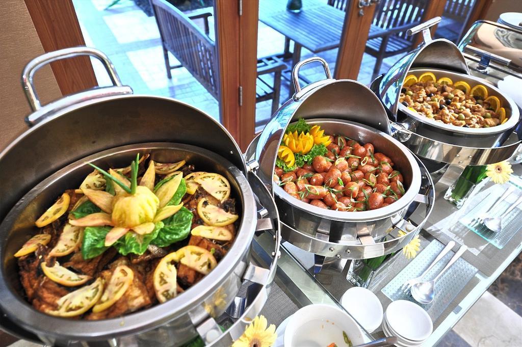 The Avenue Plaza Hotel Naga Kültér fotó