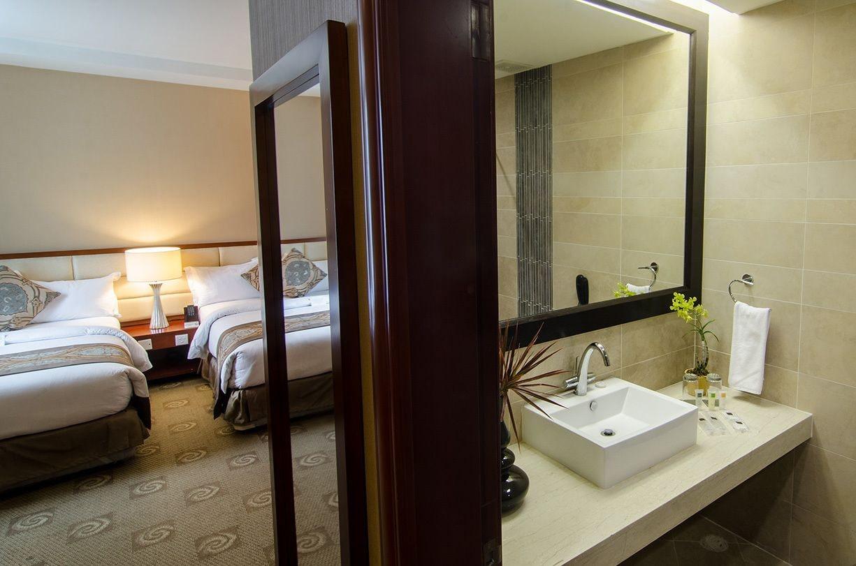 The Avenue Plaza Hotel Naga Kültér fotó