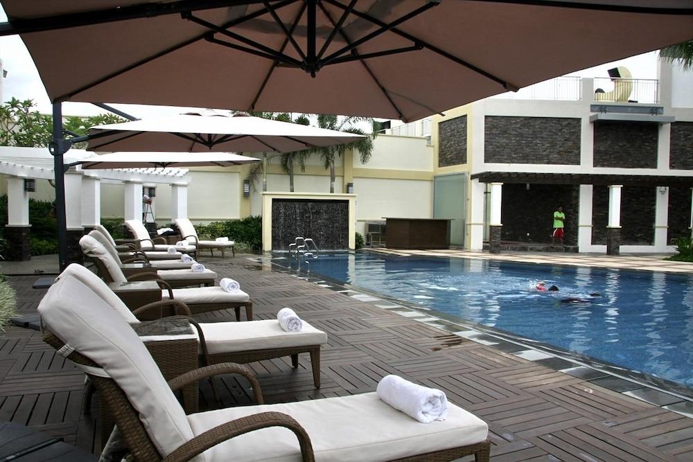 The Avenue Plaza Hotel Naga Kültér fotó
