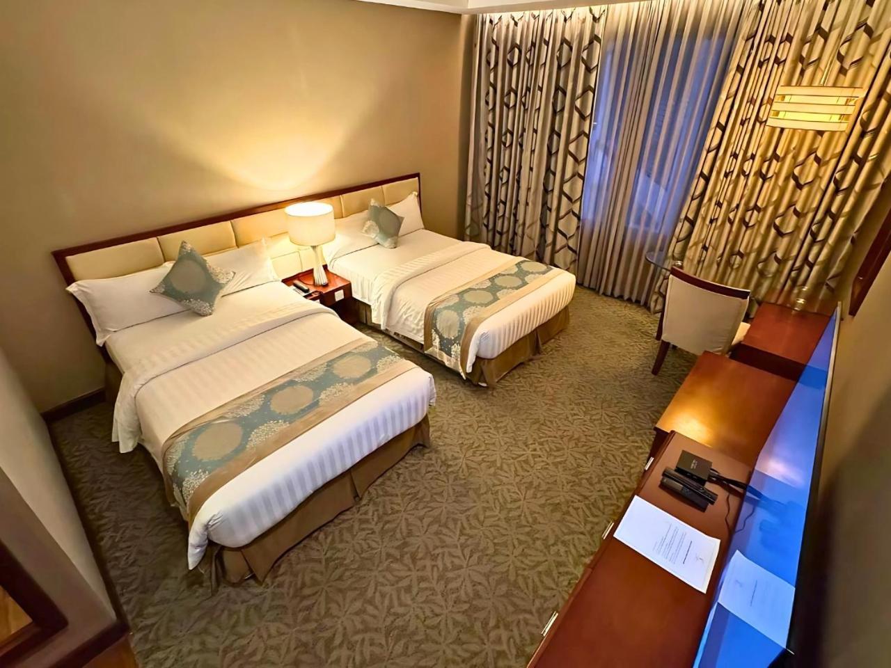 The Avenue Plaza Hotel Naga Kültér fotó