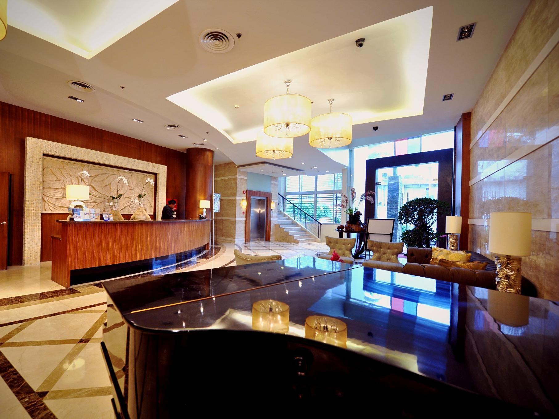 The Avenue Plaza Hotel Naga Kültér fotó
