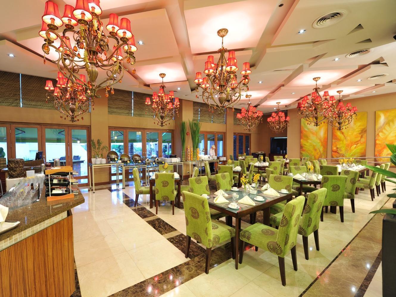 The Avenue Plaza Hotel Naga Kültér fotó