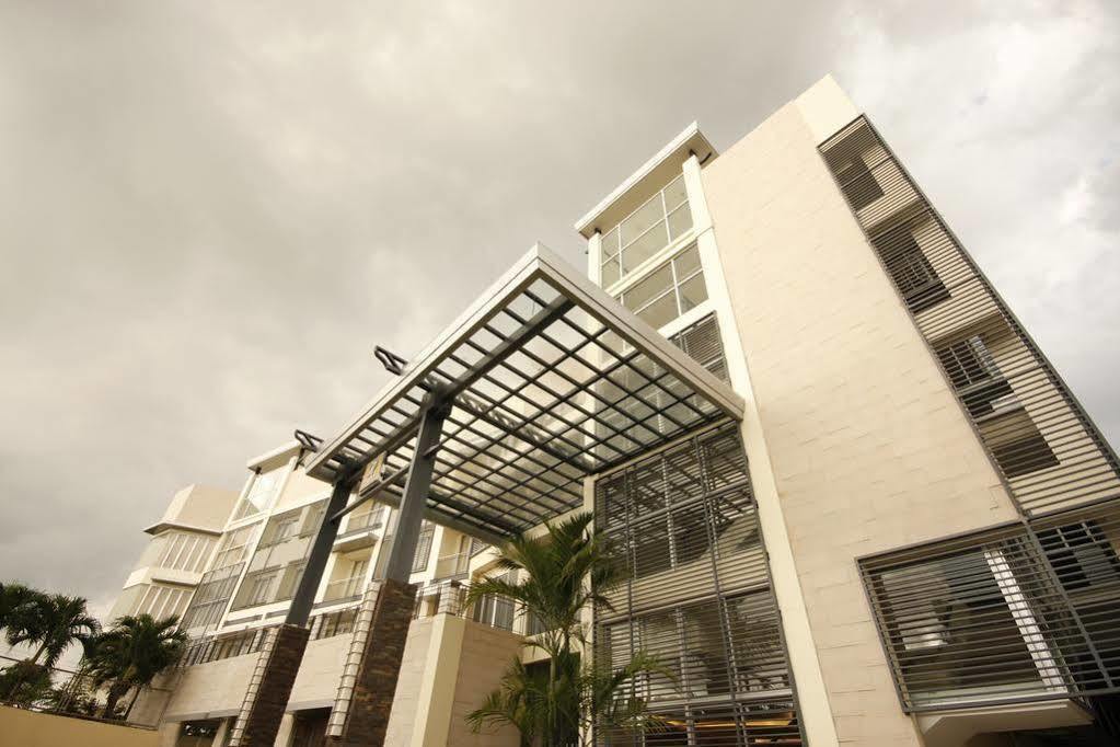 The Avenue Plaza Hotel Naga Kültér fotó